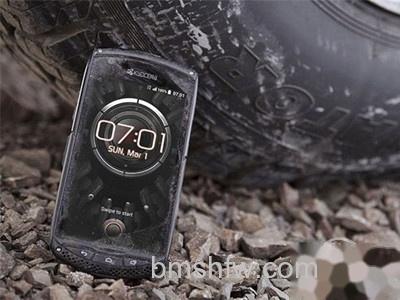 MWC2015：首款屏幕太阳能充电手机将亮相