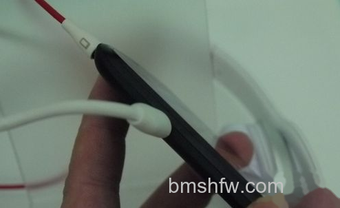HTC手机充电时开不了机怎么办 HTC手机充电时开不了机怎么办