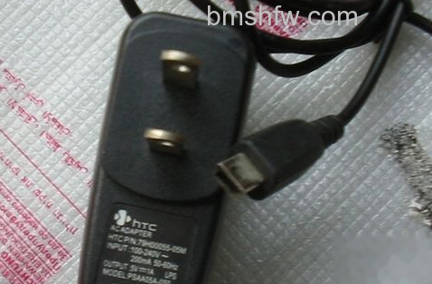 HTC手机充电时开不了机怎么办 HTC手机充电时开不了机怎么办