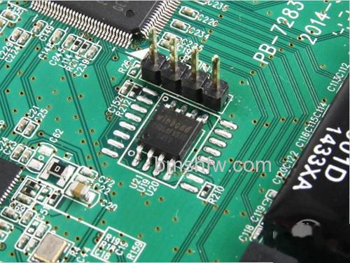 新360安全路由P1的固件Flash存储芯片 新360安全路由P1的固件Flash存储芯片