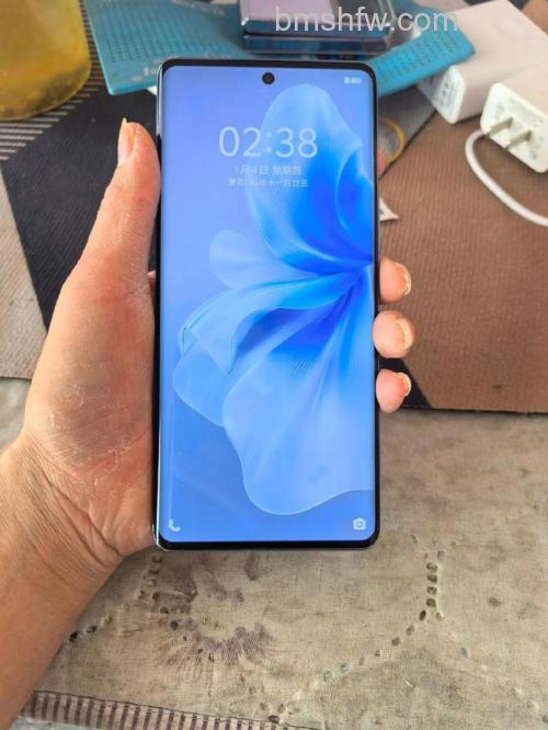 vivo S18 Pro是不是双卡双待手机?详解