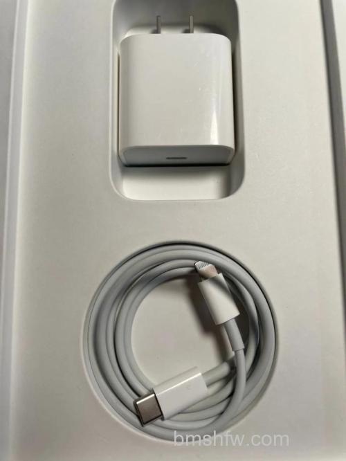 iPad9送耳机吗?iPad9充电器需要另外购买吗?包装清单公布