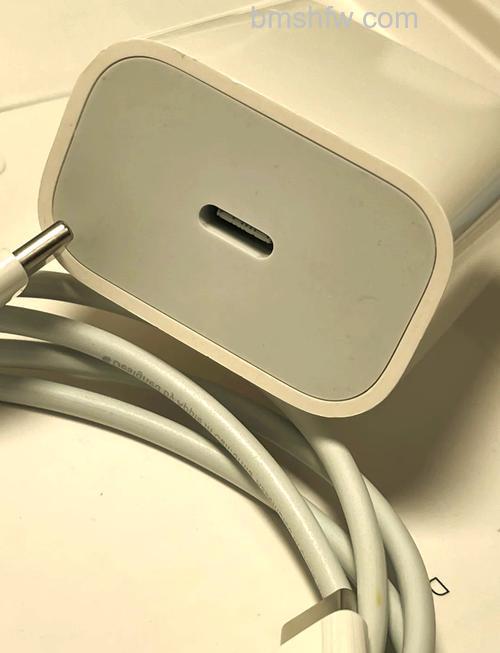 iPad Air 4是采用Type-C接口吗?充电接口样式与全面屏配置全解析