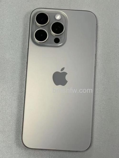 苹果15 Pro Max钛合金边框还会有划痕吗？钛金属优缺点及防护建议