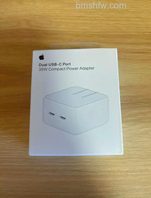 用什么充电器给iPhone 15充电最好？官方充电器性价比与充电速度详解