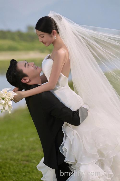 如何拍出最自然的婚前照?准备工作与拍摄技巧全攻略