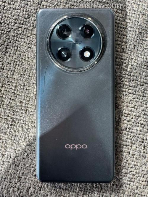 OPPO A2 Pro是曲屏吗?屏幕参数详解