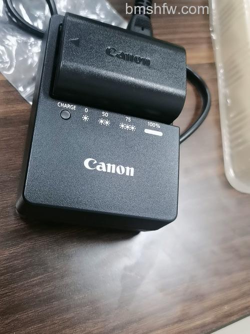 佳能相机充电器多少钱 佳能相机充电器通用吗