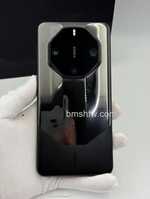 华为Mate60RS非凡大师是不是三孔屏？答案详解