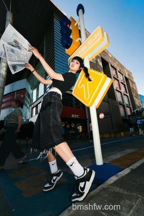 街头拍摄有什么小技巧？长焦拍摄、背后拍摄、长椅守候等10大核心方法