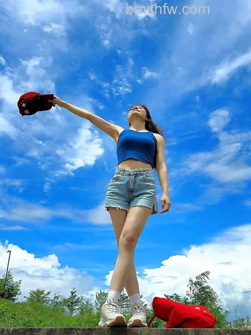 如何拍出漂亮蓝天?顺光拍摄、减EV、偏光镜、正确白平衡、到空气清爽的山上拍摄5招