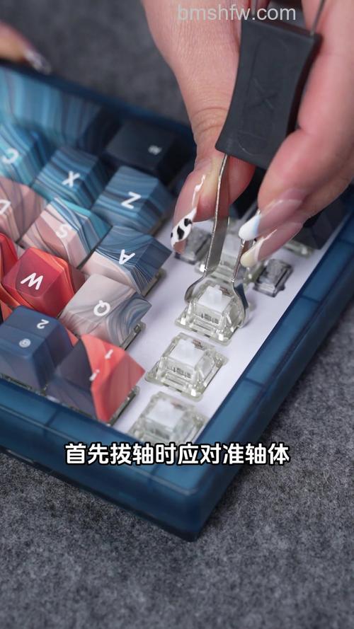 机械键盘如何换轴:狼派虚空战舰CIY自换轴技术详解