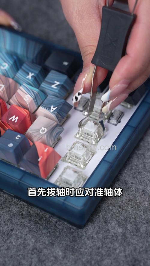 机械键盘拔键器如何运用?拔键器运用教程详解