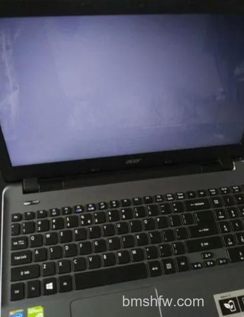 华硕S400CA系列打开电源后画面没有显示怎么办？故障排除步骤