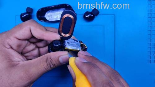 索尼WF-1000X耳机怎么充电?索尼WF-1000X耳机充电方法【详解】