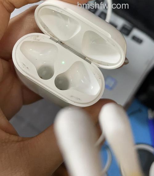 如何正确清理AirPods上的脏东西 | 安全清洁方法详解