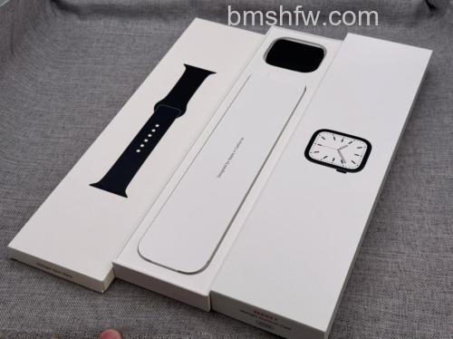 Apple Watch Series 7 包装内有没有充电器?附赠与快充详解