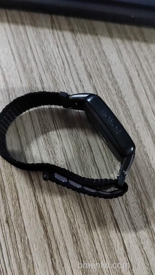 荣耀手环6表带是什么材质？材质怎么样？
