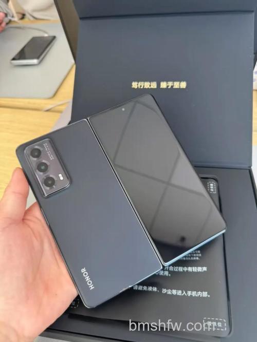 荣耀Magic Vs2是什么屏幕?详细屏幕介绍