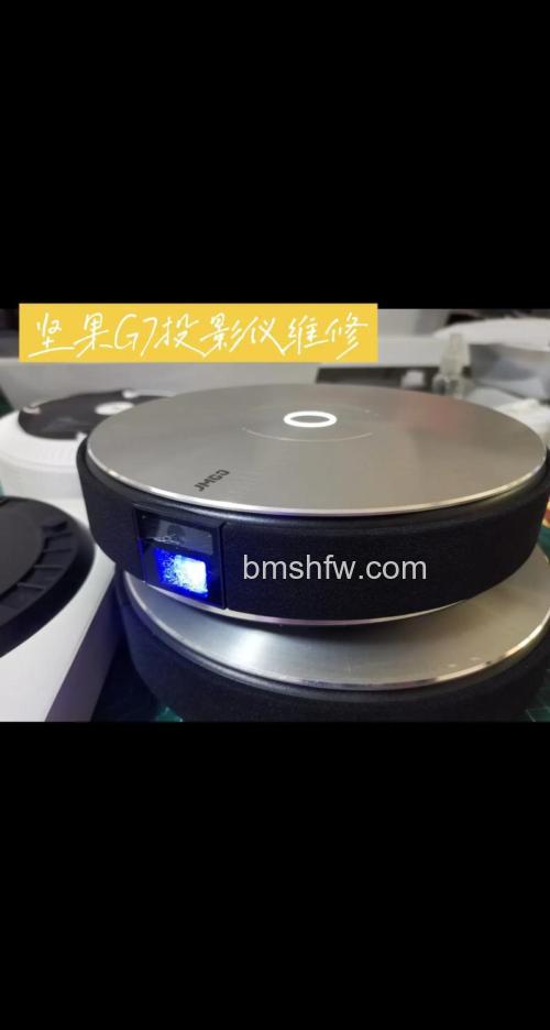 坚果投影仪黄屏了是怎么回事?原因与详解