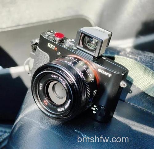 索尼RX1RII报价及评测:专业级全画幅相机深度解析