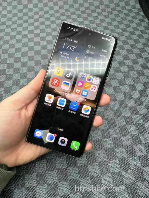 荣耀Magic Vs2怎么样?支持NFC与环绕式多曲面机身设计详解