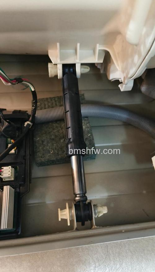 洗衣机减震器怎么更换阻尼油？详细更换方法