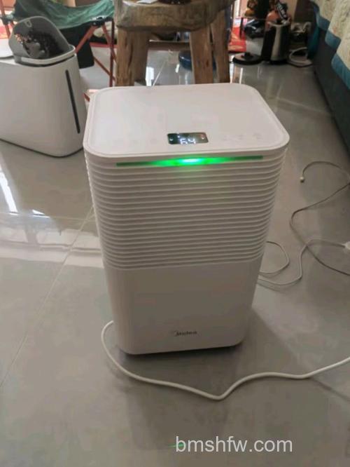 美的除湿机多少钱?效果怎么样?工作原理与价格详解