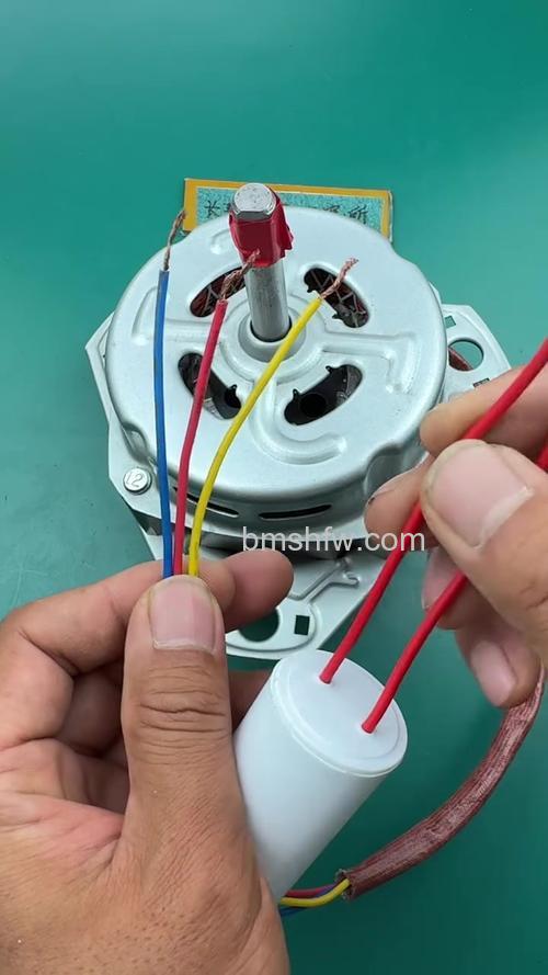 洗衣机电机电容上的线圈有什么用?作用原理解析