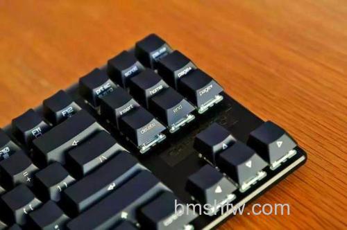 黑侧刻版Cherry MX BOARD 8.0 RGB机械键盘开箱体验